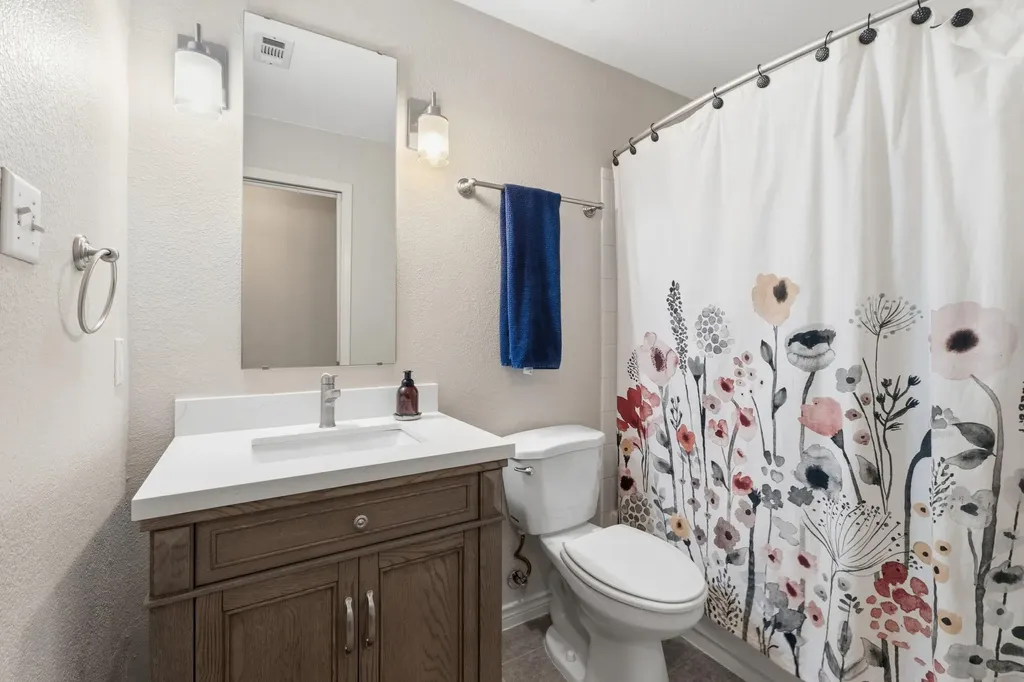 1701 Mcclannahan Drive Austin TX 78748
