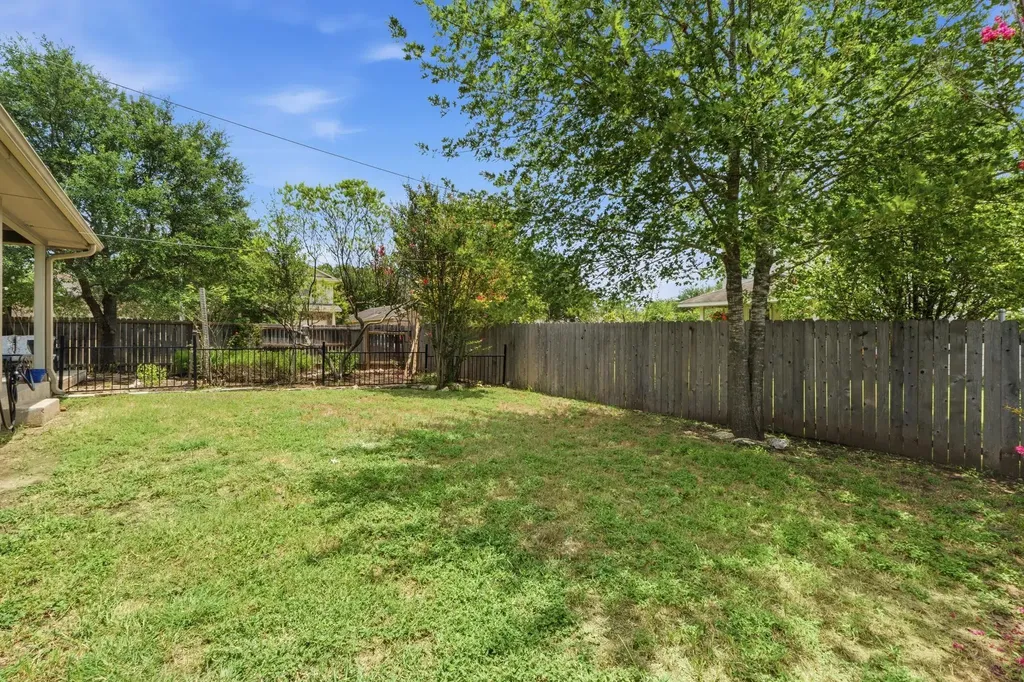 1701 Mcclannahan Drive Austin TX 78748