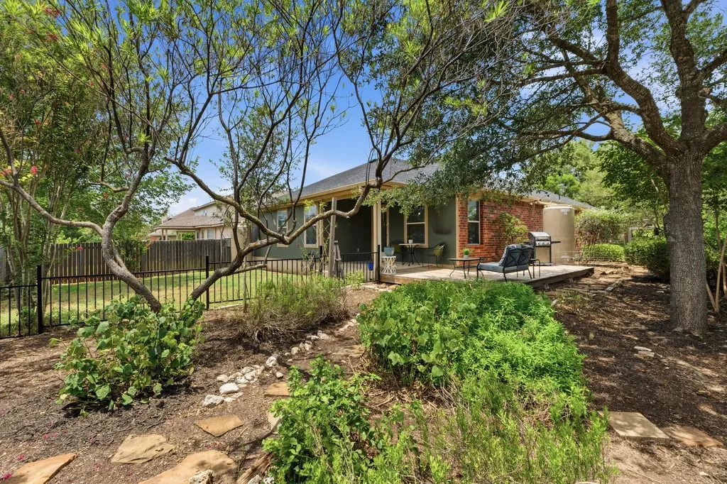 1701 Mcclannahan Drive Austin TX 78748