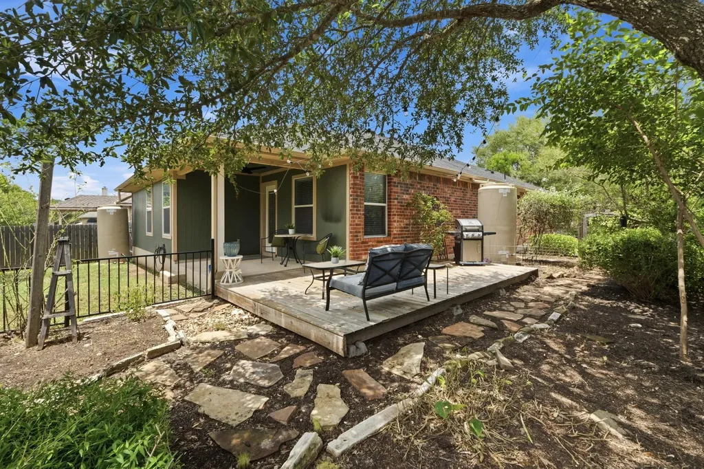 1701 Mcclannahan Drive Austin TX 78748