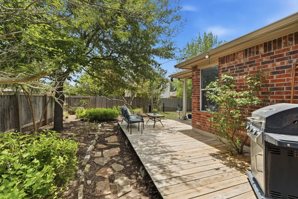 1701 Mcclannahan Drive Austin TX 78748