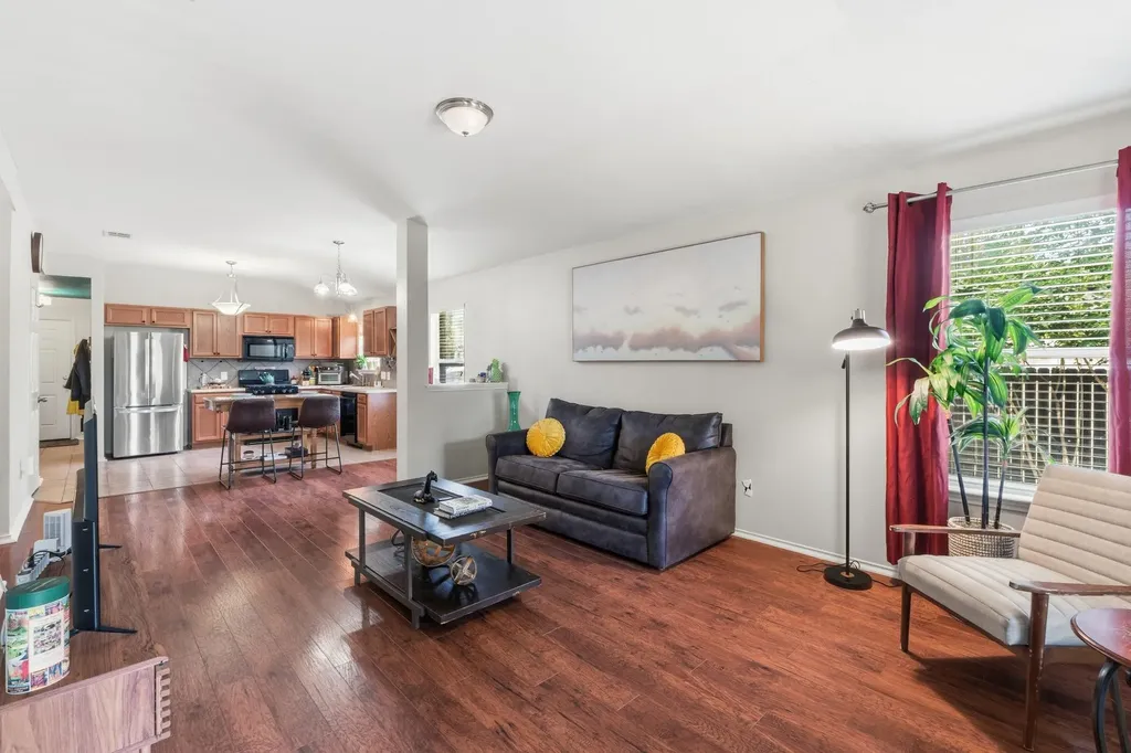 1701 Mcclannahan Drive Austin TX 78748