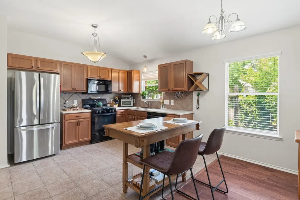 1701 Mcclannahan Drive Austin TX 78748