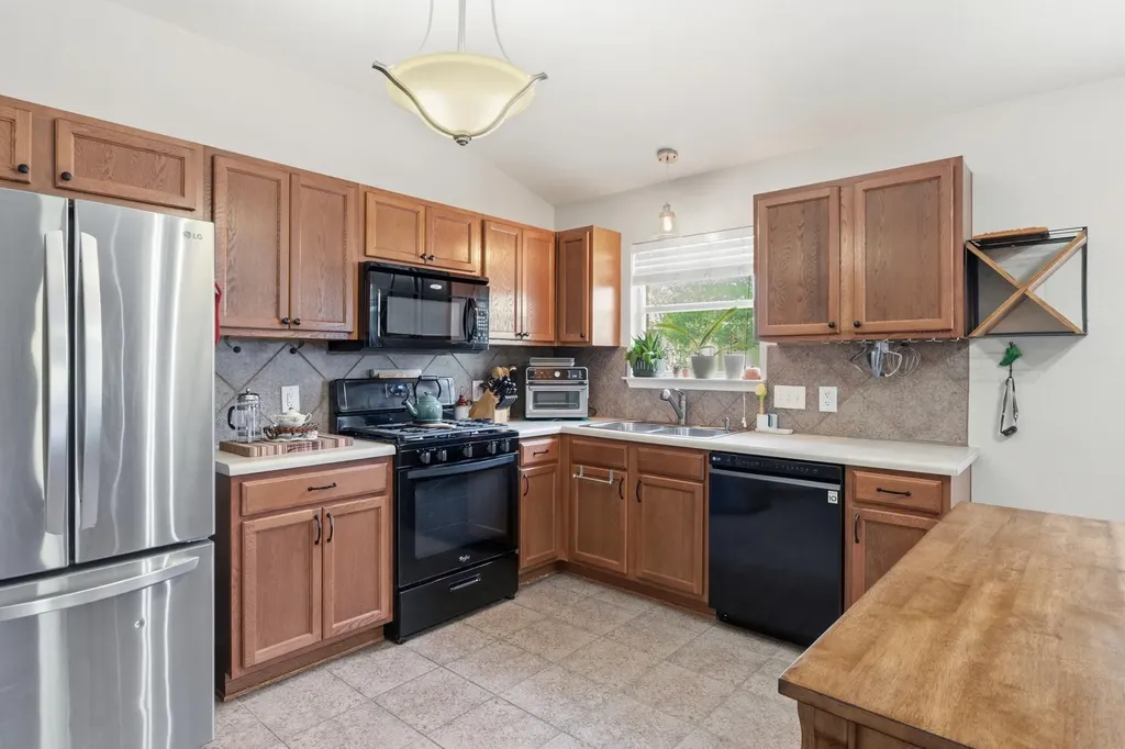 1701 Mcclannahan Drive Austin TX 78748