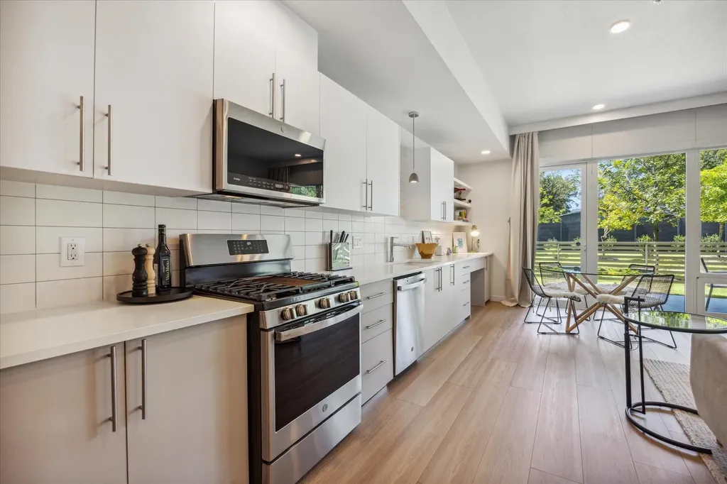 4004 Banister Lane Austin TX 78704