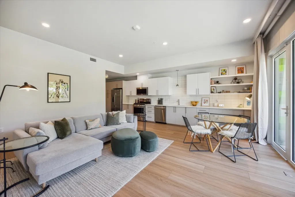 4004 Banister Lane Austin TX 78704