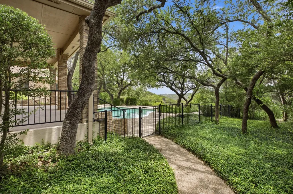 8801 Bell Mountain Drive Austin TX 78730