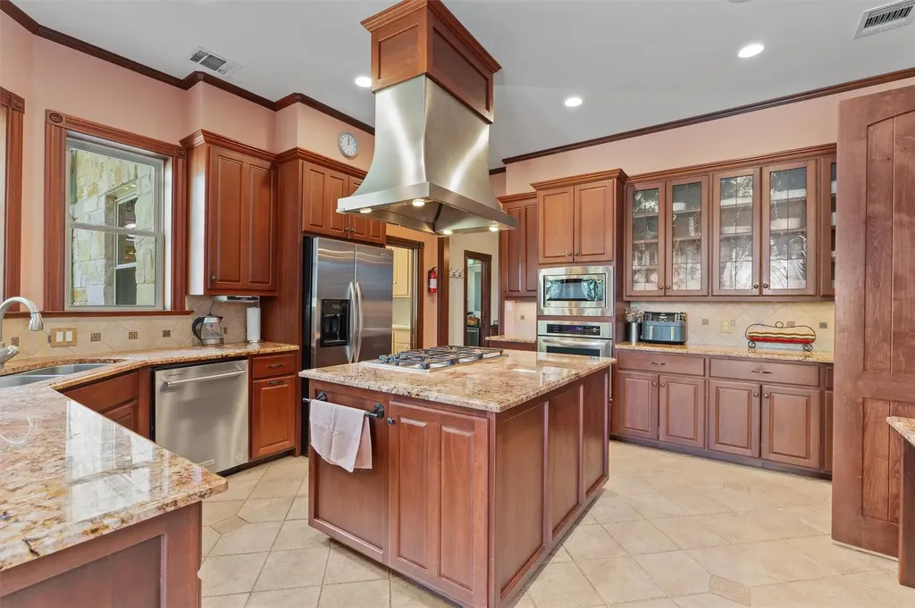 1092 Fm 3000 Elgin TX 78621