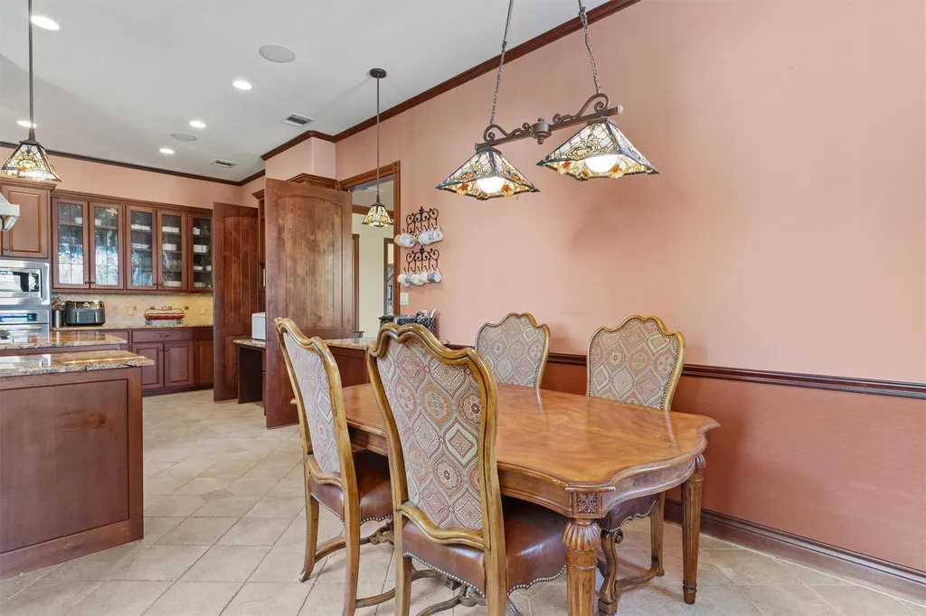 1092 Fm 3000 Elgin TX 78621