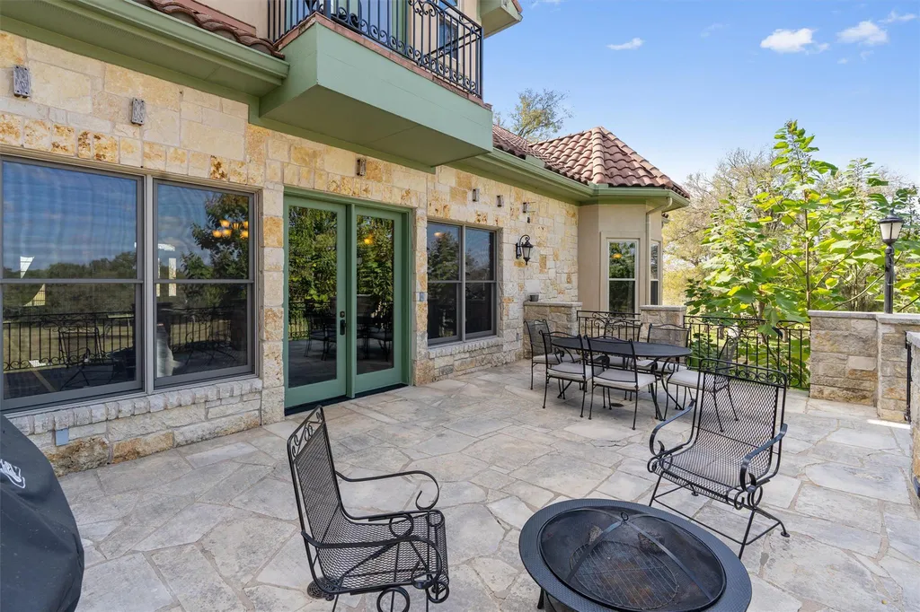 1092 Fm 3000 Elgin TX 78621