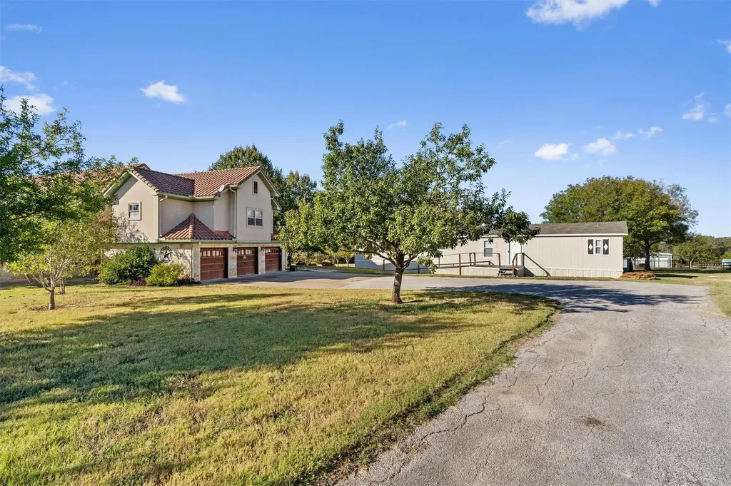 1092 Fm 3000 Elgin TX 78621