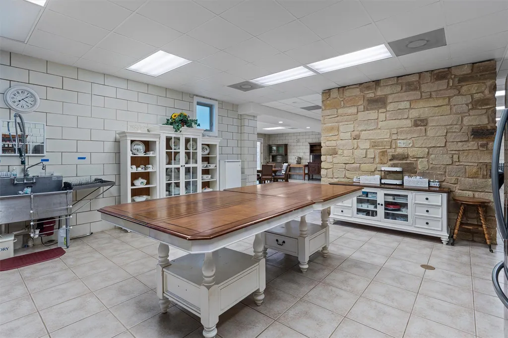 1092 Fm 3000 Elgin TX 78621