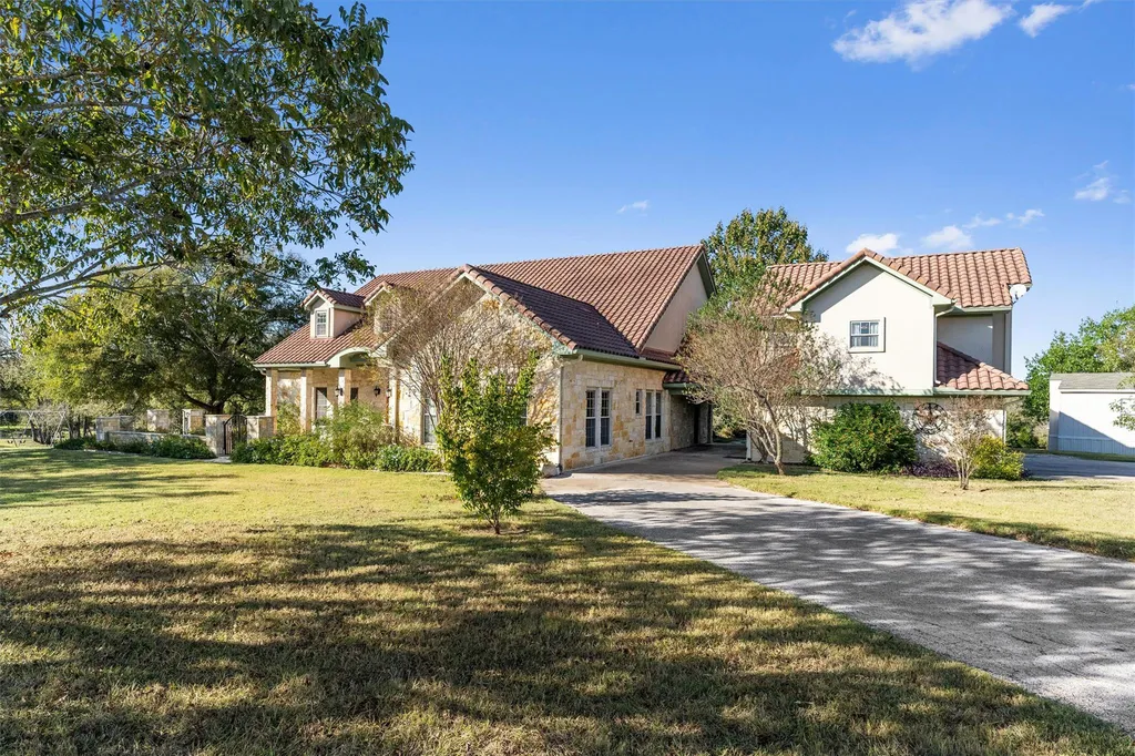 1092 Fm 3000 Elgin TX 78621