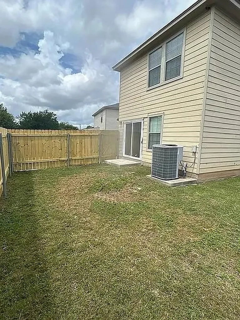 5211 Viewpoint Drive Austin TX 78744