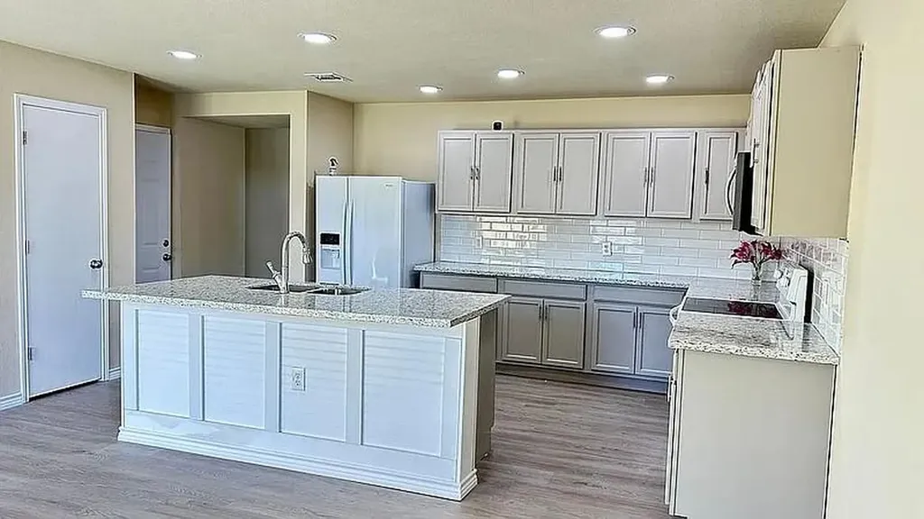 5211 Viewpoint Drive Austin TX 78744