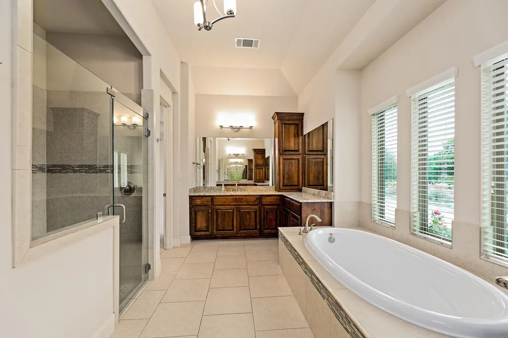 135 Gabriel Vista E Georgetown TX 78633