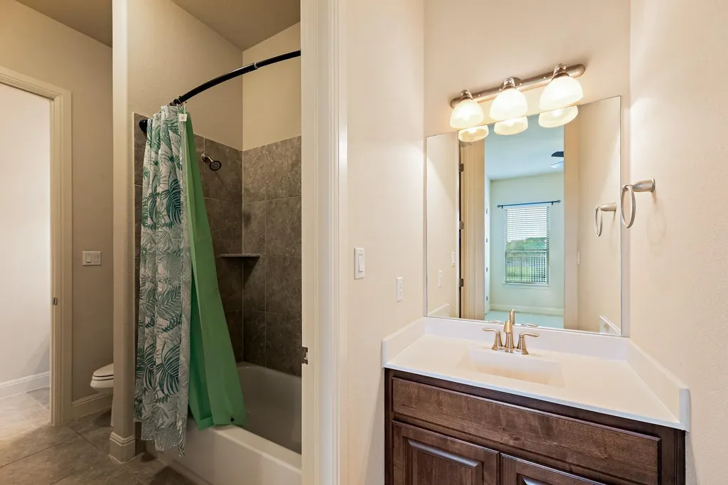 135 Gabriel Vista E Georgetown TX 78633