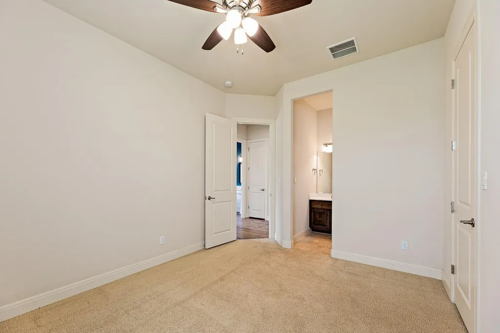 135 Gabriel Vista E Georgetown TX 78633