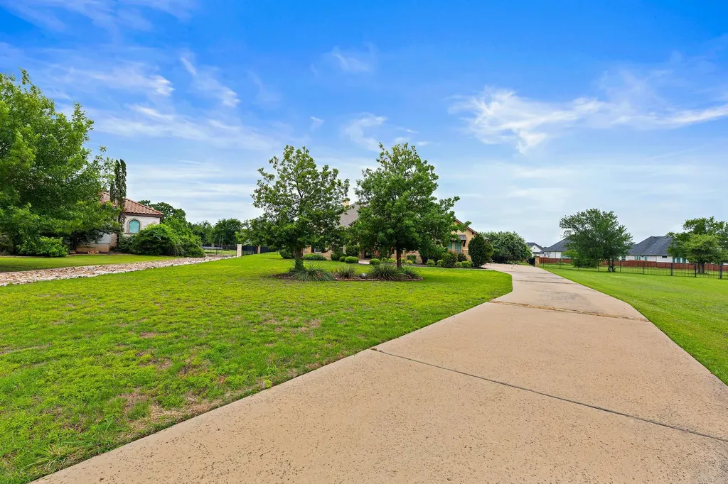 135 Gabriel Vista E Georgetown TX 78633
