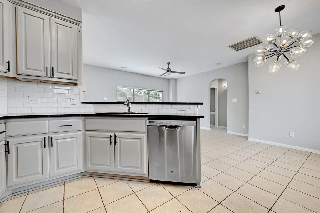 2909 Saville Loop Austin TX 78741