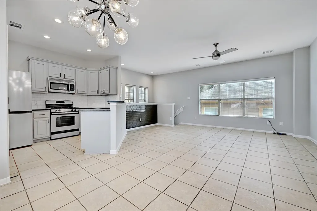 2909 Saville Loop Austin TX 78741