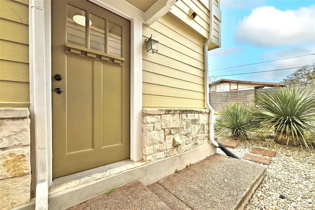 2909 Saville Loop Austin TX 78741