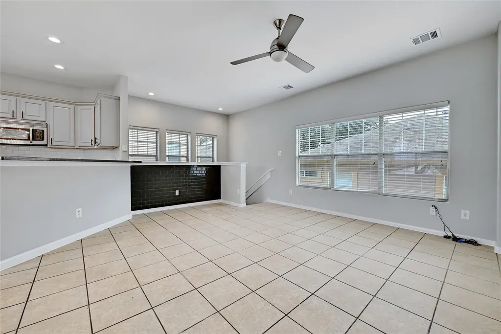 2909 Saville Loop Austin TX 78741