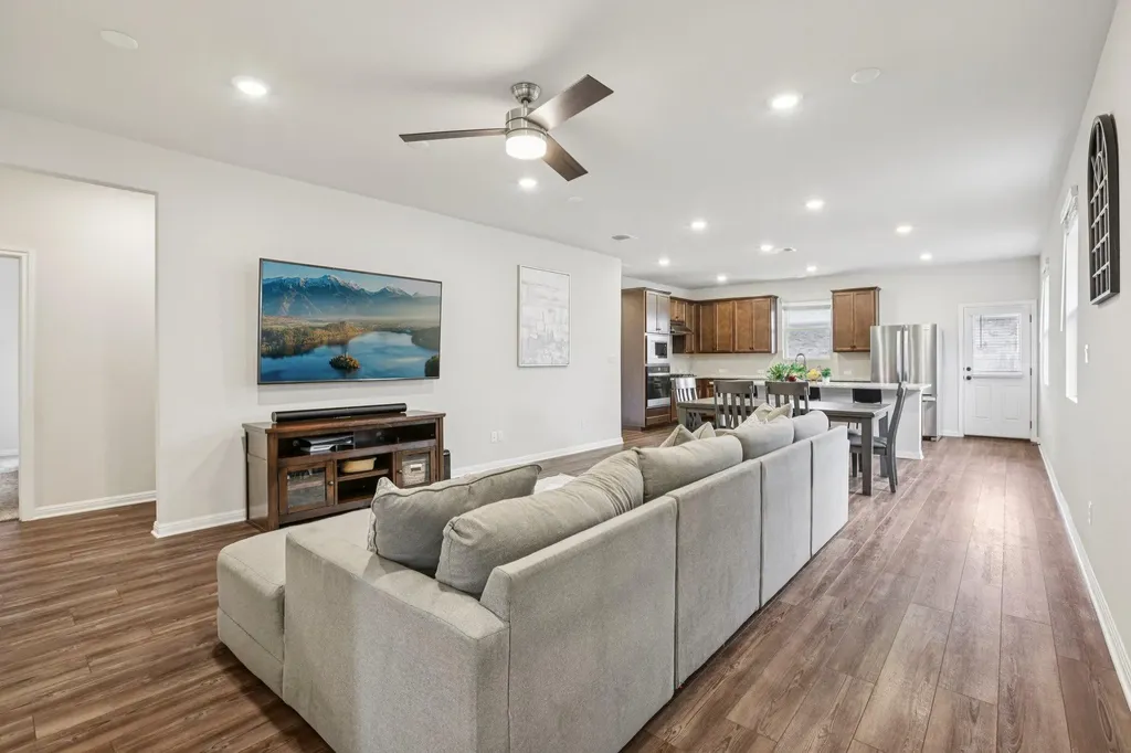 204 Swinging H Lane Georgetown TX 78633