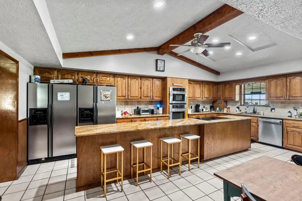 3345 E Austin Street Giddings TX 78942