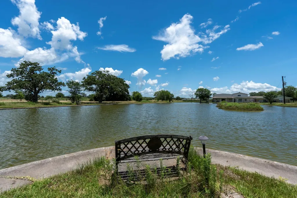 3345 E Austin Street Giddings TX 78942