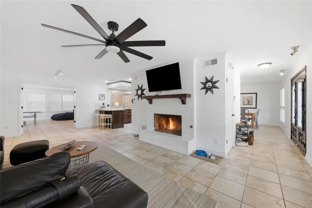 3409 Lakeside Drive Austin TX 78723