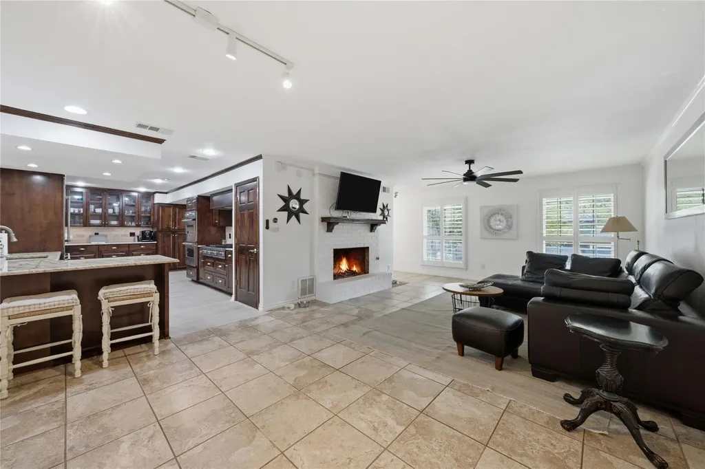 3409 Lakeside Drive Austin TX 78723