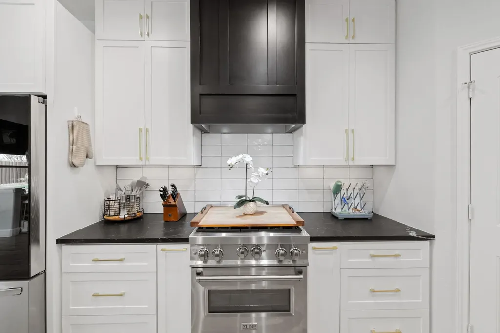 208 Arrezo Lane Georgetown TX 78628