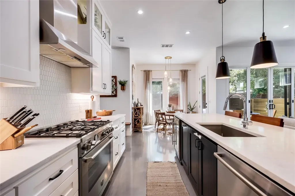 2111 Greenwood Avenue Austin TX 78723