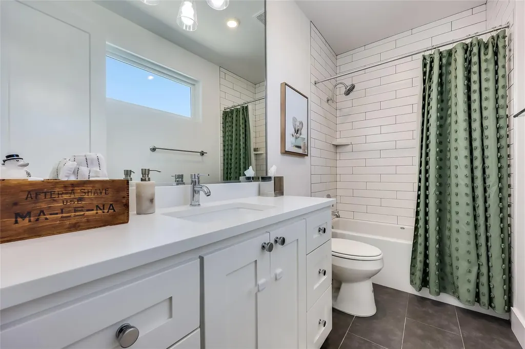 2111 Greenwood Avenue Austin TX 78723