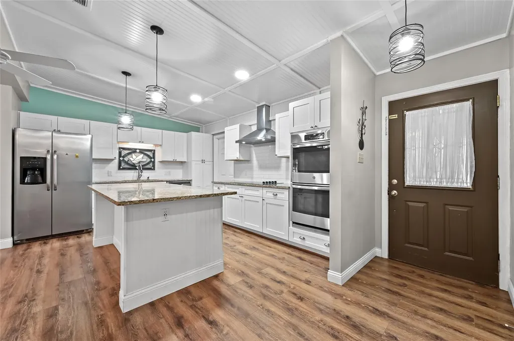 102 Rivercrest Street Luling TX 78648