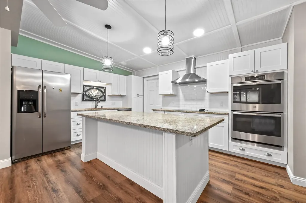 102 Rivercrest Street Luling TX 78648