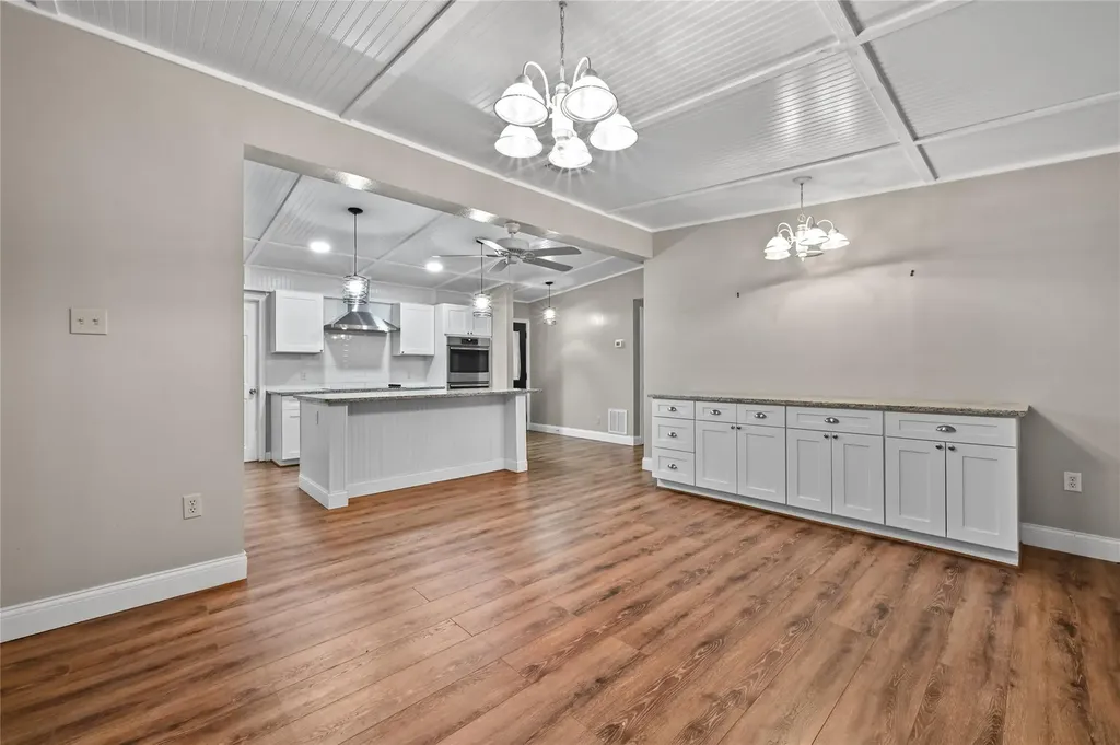 102 Rivercrest Street Luling TX 78648