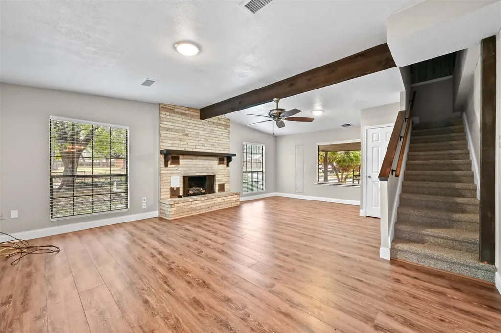 102 Rivercrest Street Luling TX 78648