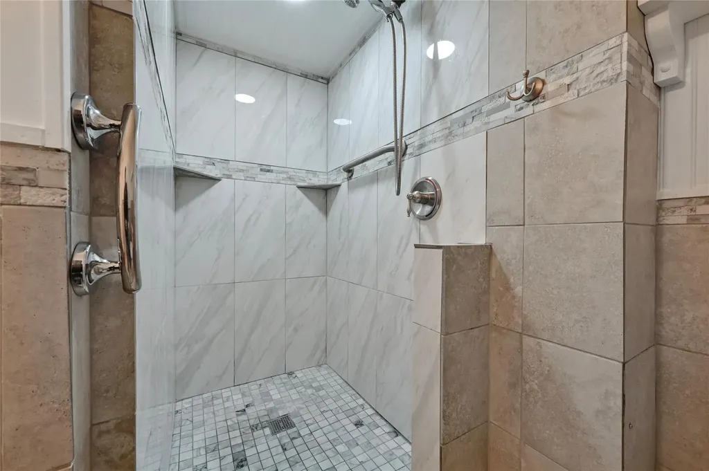 102 Rivercrest Street Luling TX 78648