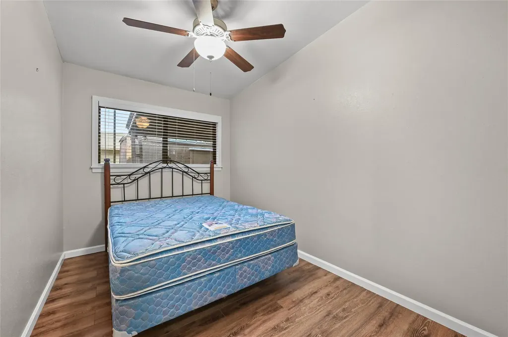 102 Rivercrest Street Luling TX 78648