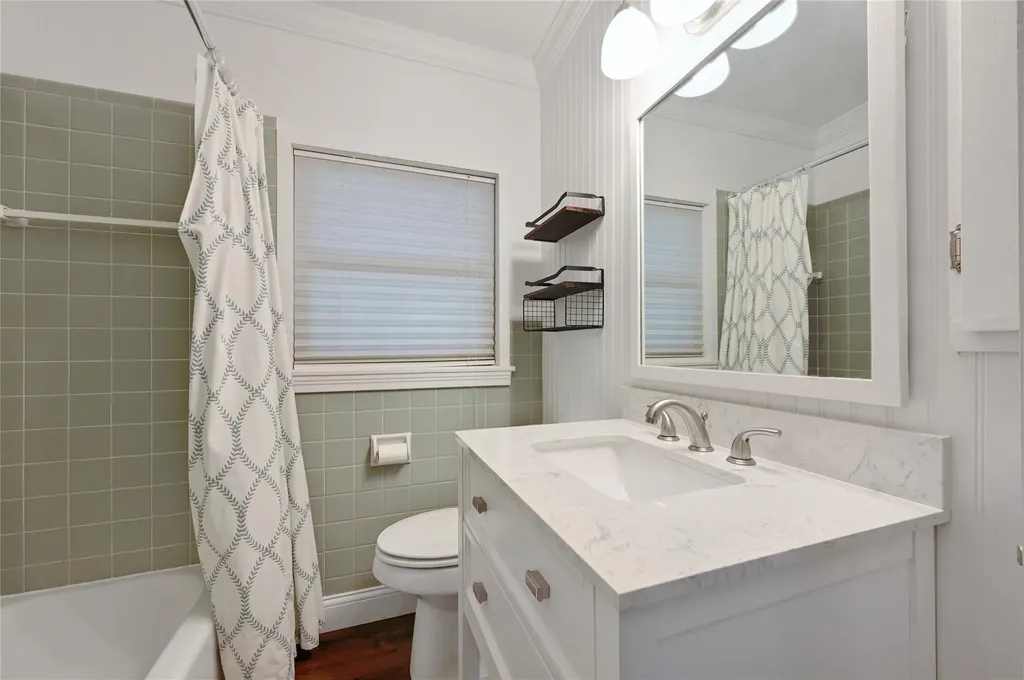 102 Rivercrest Street Luling TX 78648