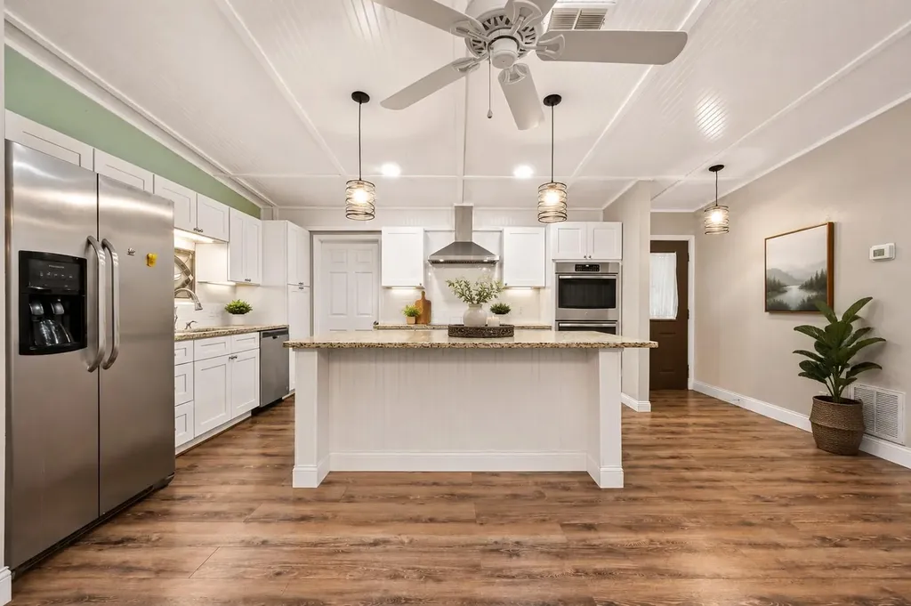 102 Rivercrest Street Luling TX 78648