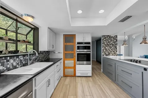 6110 Gardenridge Hollow Austin TX 78750