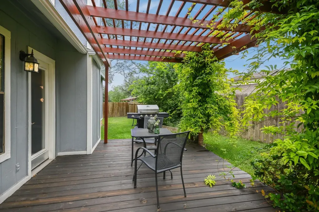 8105 Washita Drive Austin TX 78749
