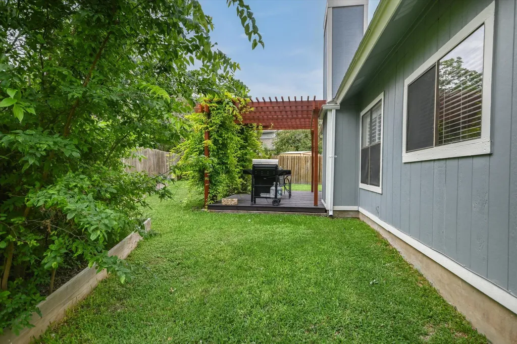 8105 Washita Drive Austin TX 78749