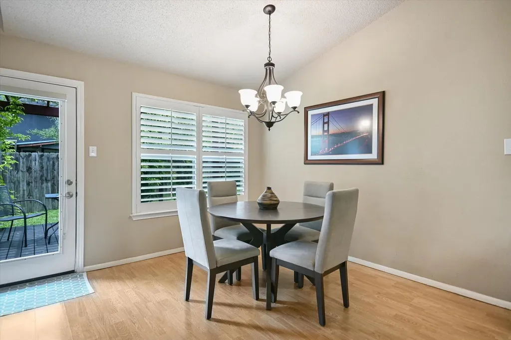 8105 Washita Drive Austin TX 78749