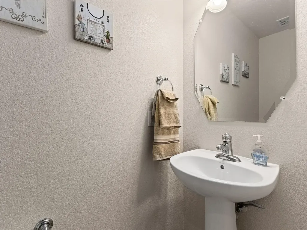 348 King Elder Lane Leander TX 78641