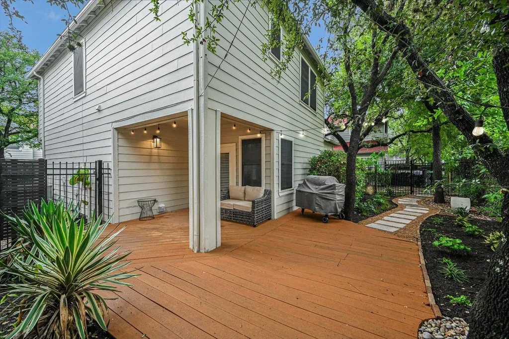 1011 Brodie Street Austin TX 78704