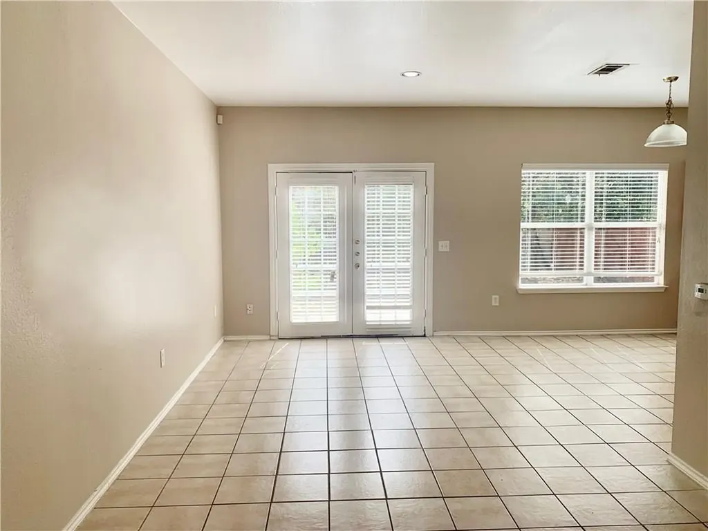 1121 Terry Drive Austin TX 78721